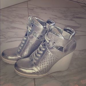 Wedge sneakers